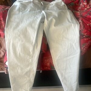 Size 32/14 Vince Camuto white jeans